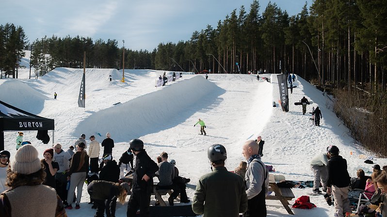 Mer pipe-häng under SECOND SESSION den 11–12 april. Foto: Daniel Bernstål.
